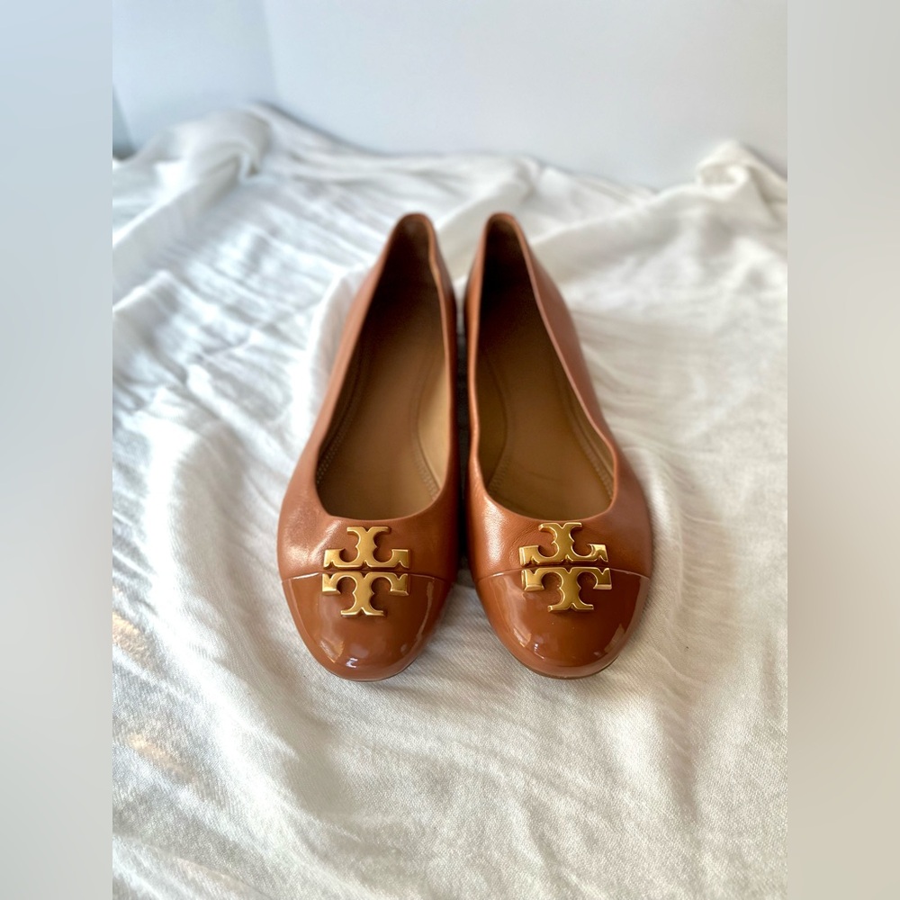 Sz 8 Everly Cap Toe Ballet Flat - Pristine Condition